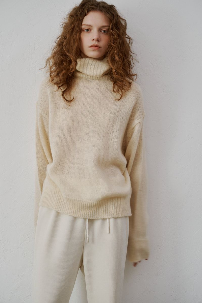 Kid mohair turtle neck knit (Camel)