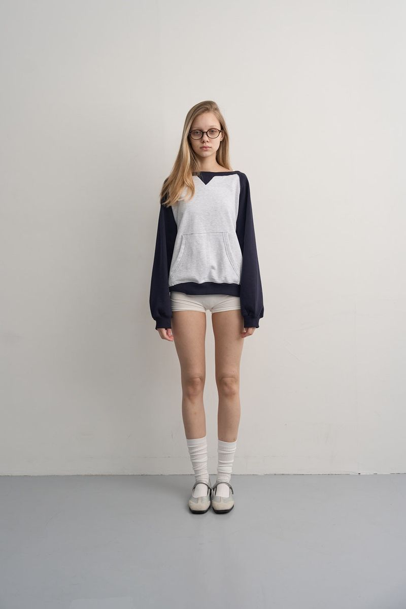 RAGLAN POCKET SWEATSHIRT