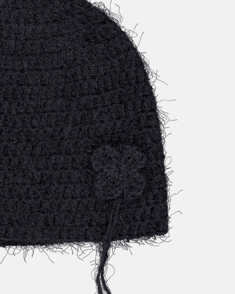 Clover Broach Beanie - Black