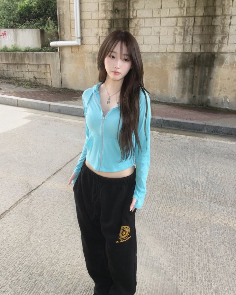 Warmer crop hood jumper