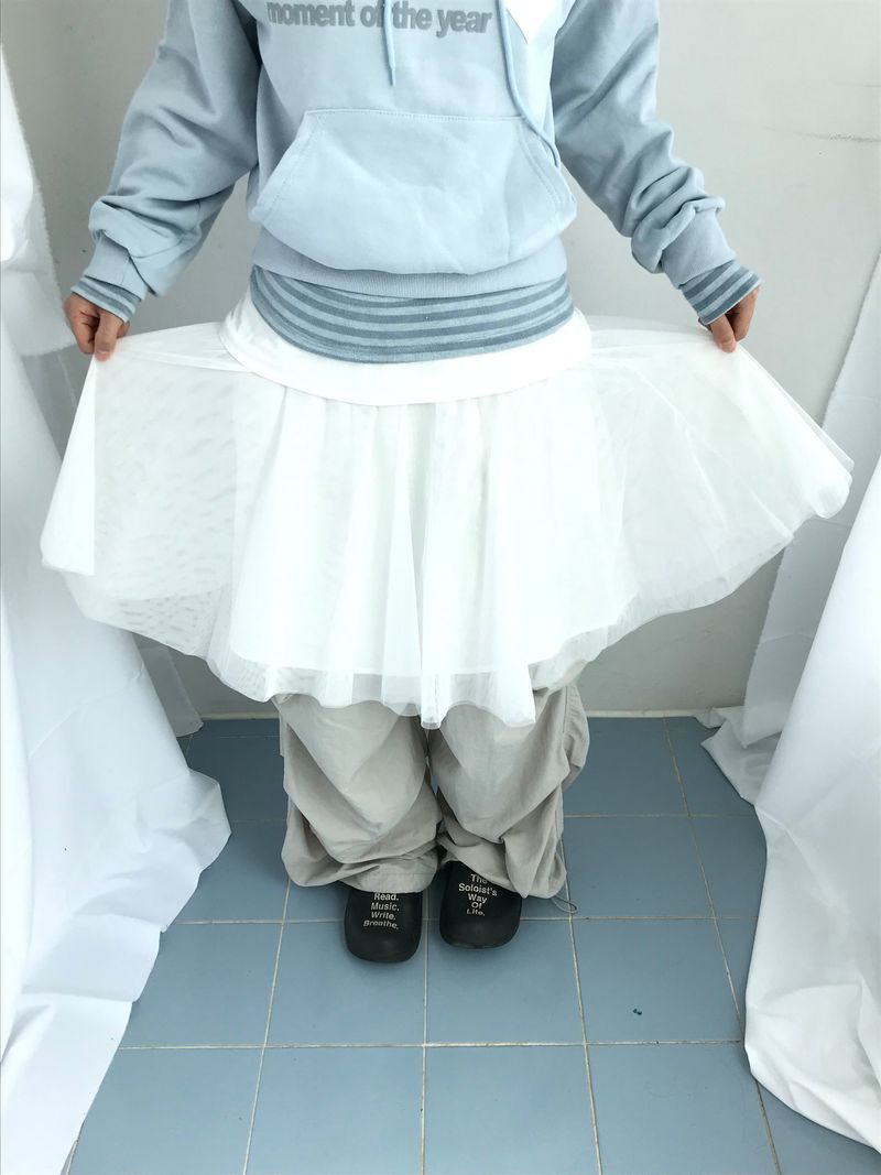 See-through curve layered skirt