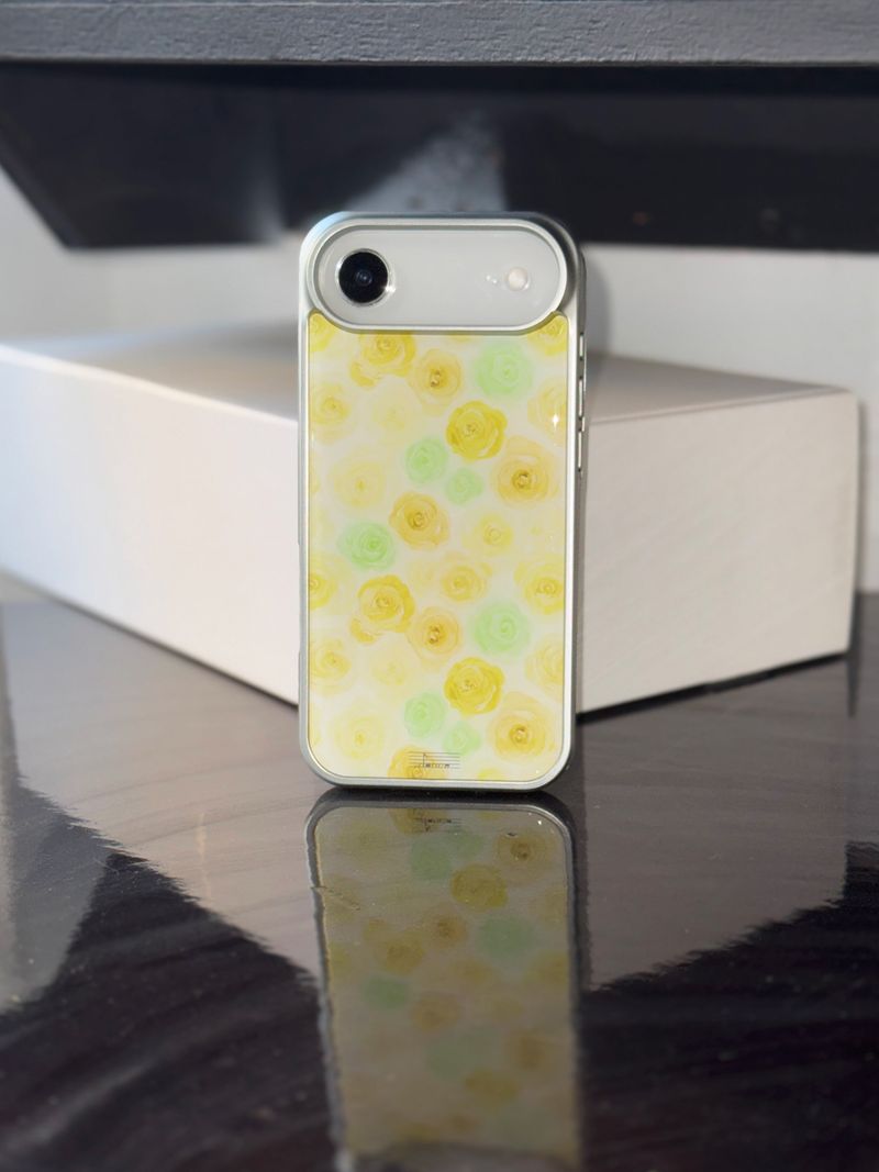 DANCE(ダンス)の「Bloom Case : Camellia Edition - Yellow(Smartphone Accessories)」