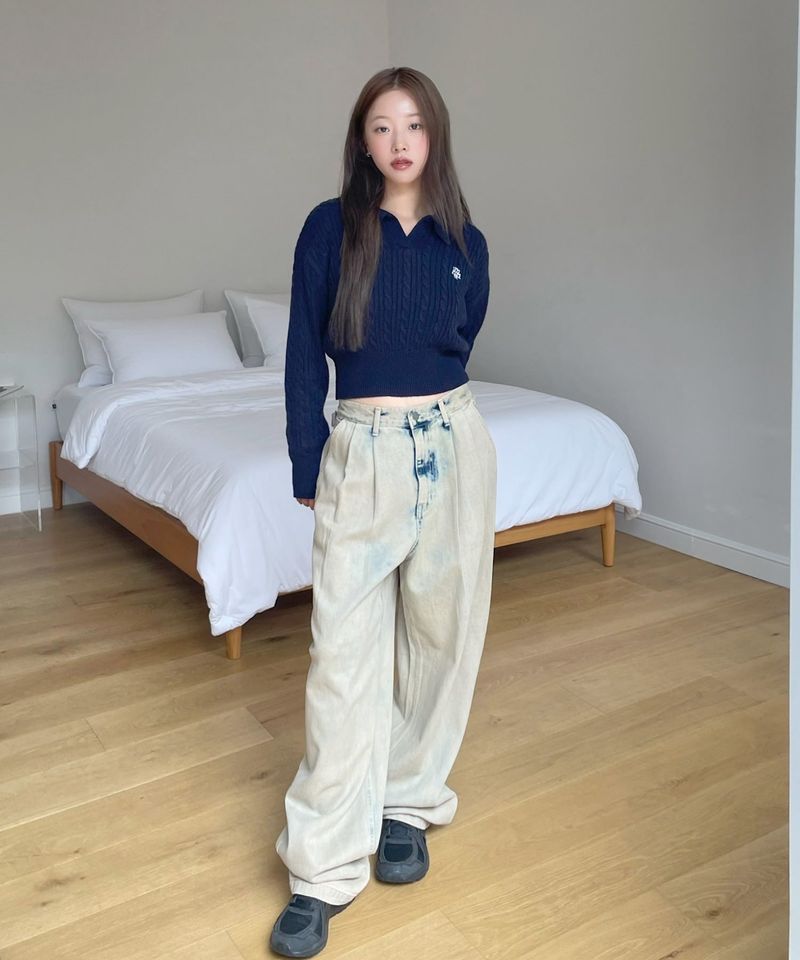 LOGO OPEN COLLAR CABLE KNIT