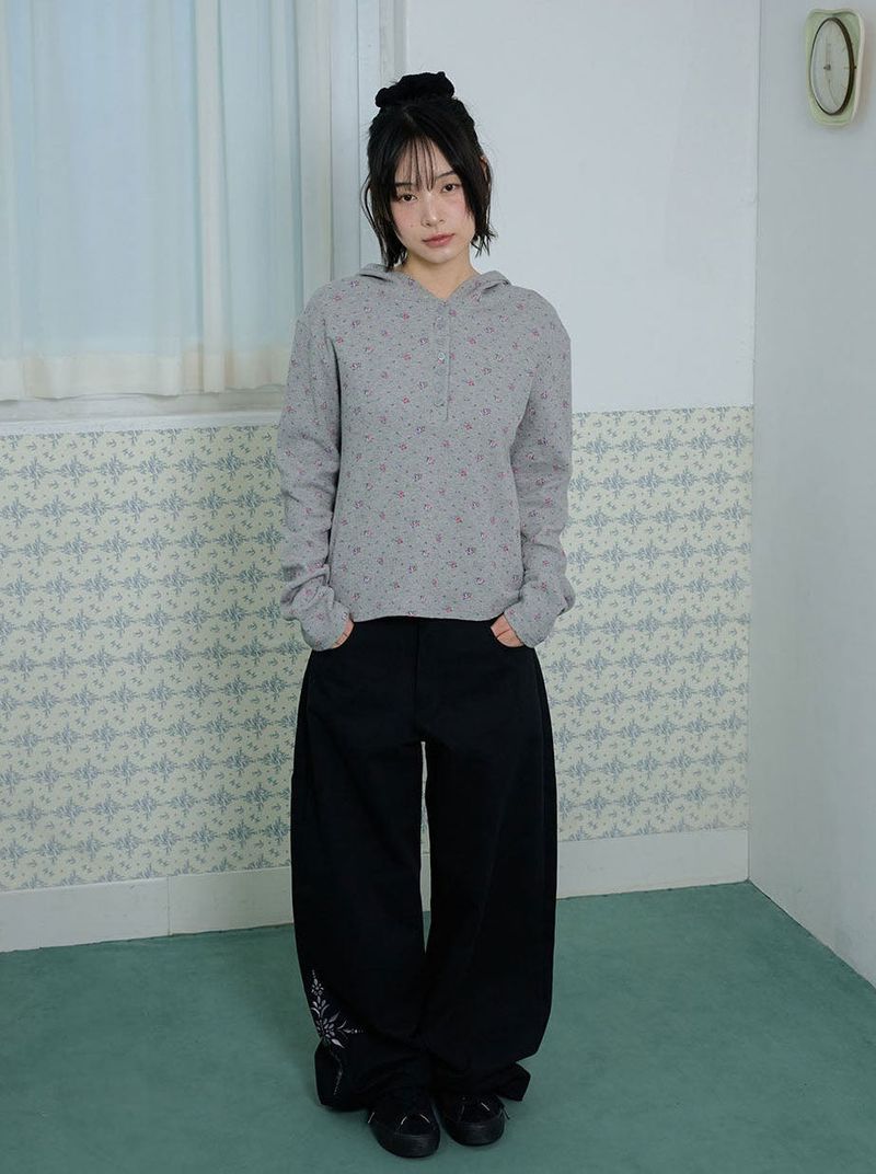LOW-RISE FLOWER EMBROIDERY PANTS