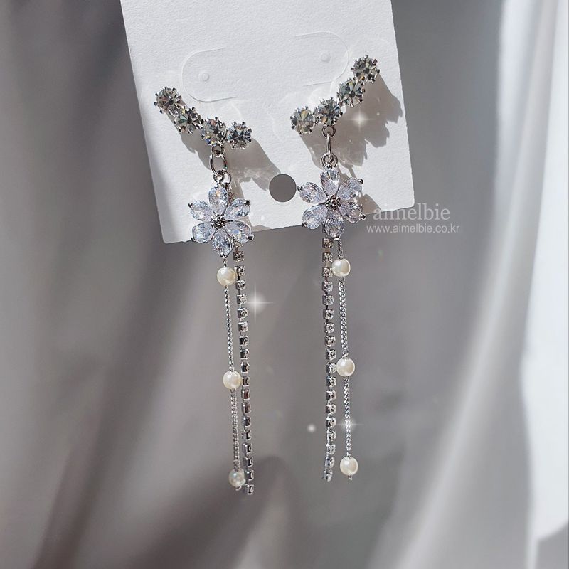 [IU Earring] Daisy Wing Earring - Longdrop (Silver color)