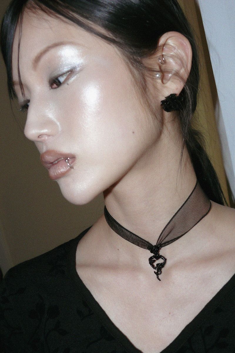 [春] - Dark rose choker