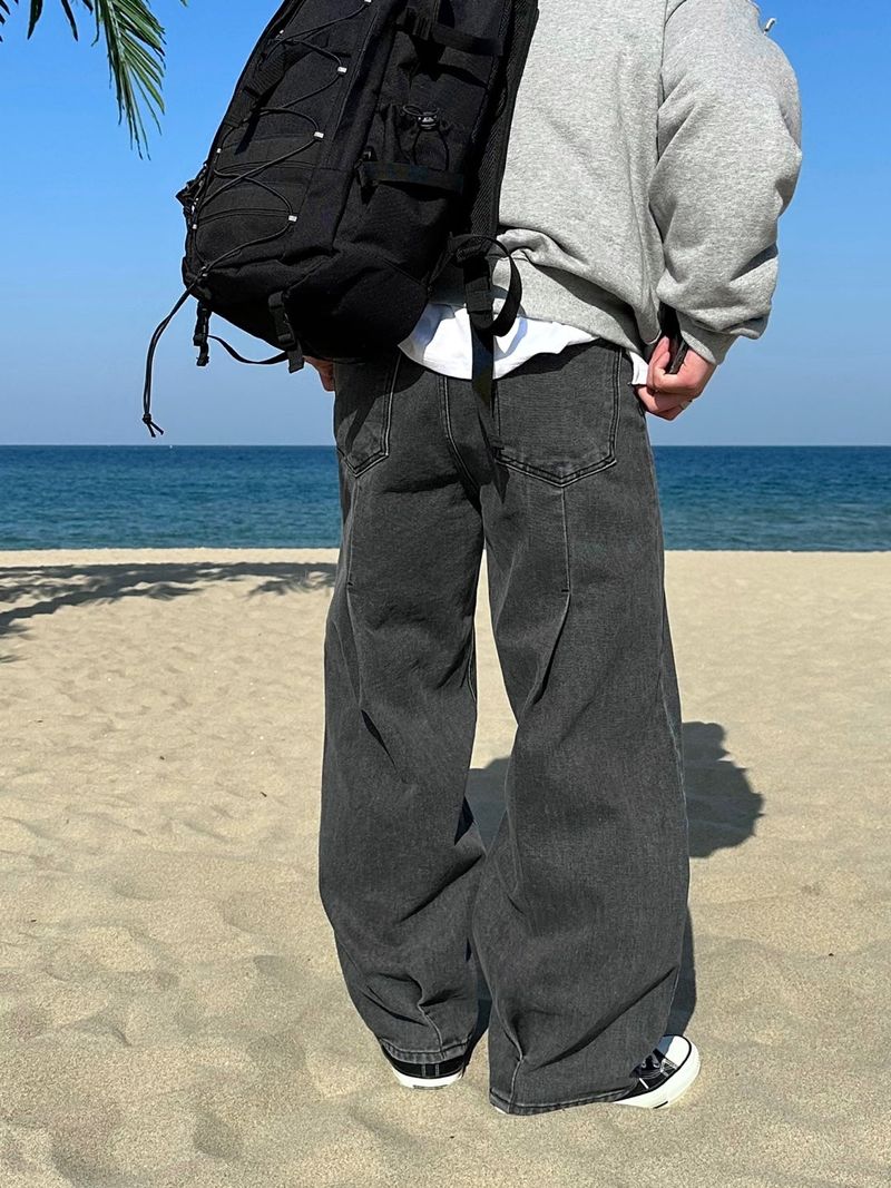 NEVERDOWHY（ネバードゥワイ）の「TAIL BACK PINTUCK DENIM PANTS（Pants）」