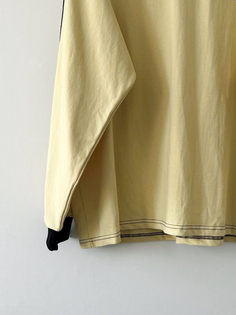 Sporty long sleeve top