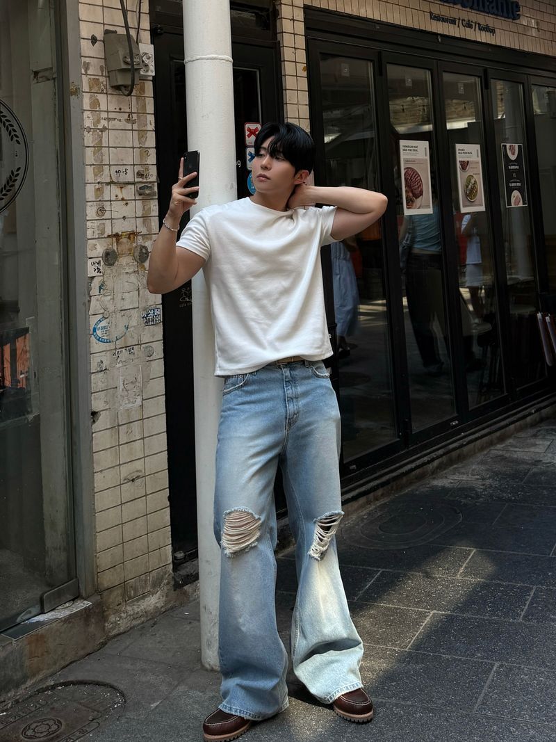 Curred destroyed flare denim pants