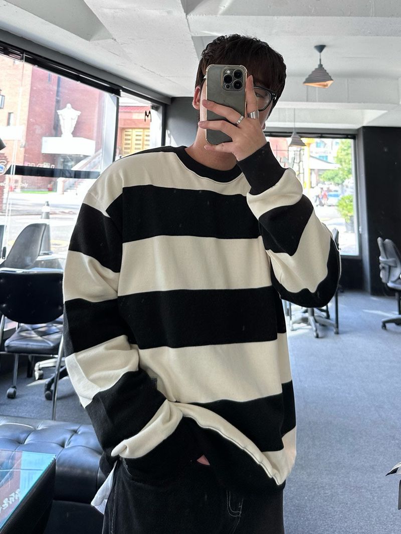 Mentor Patch Dangara Loose Fit Sweatshirt