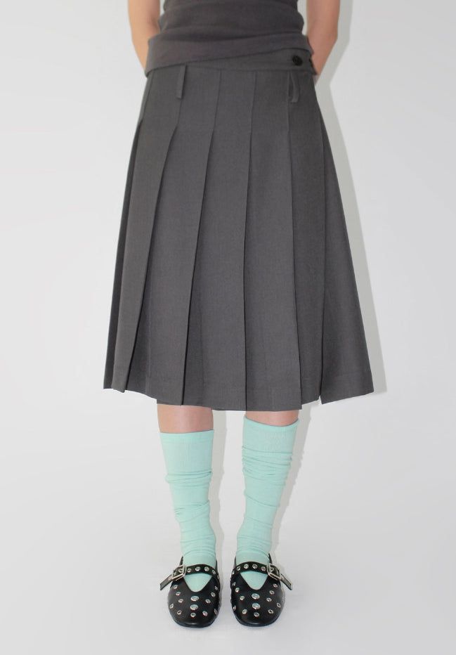 AAKE(アケ)の「BUTTON PLEATS MIDI SKIRT(Skirts)」