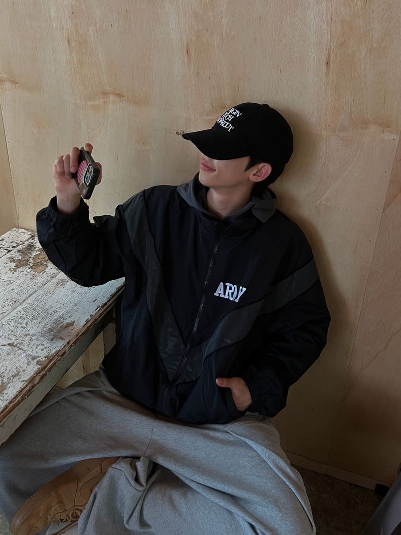 Ami Windbreaker Jacket (2 Colors)