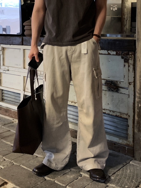LOOKPLE（ルックプル）の「ルック ノーメイス ツーボタン フィールド カーゴ ワイドパンツ（パンツ）」