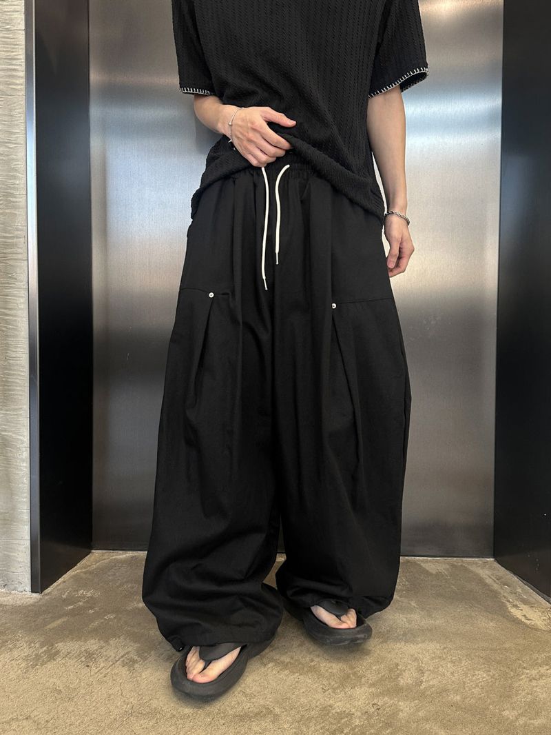 WHAT A LOOK（ワット ア ルック）の「リンワークリベットピンタックバルーンパンツ（パンツ）」