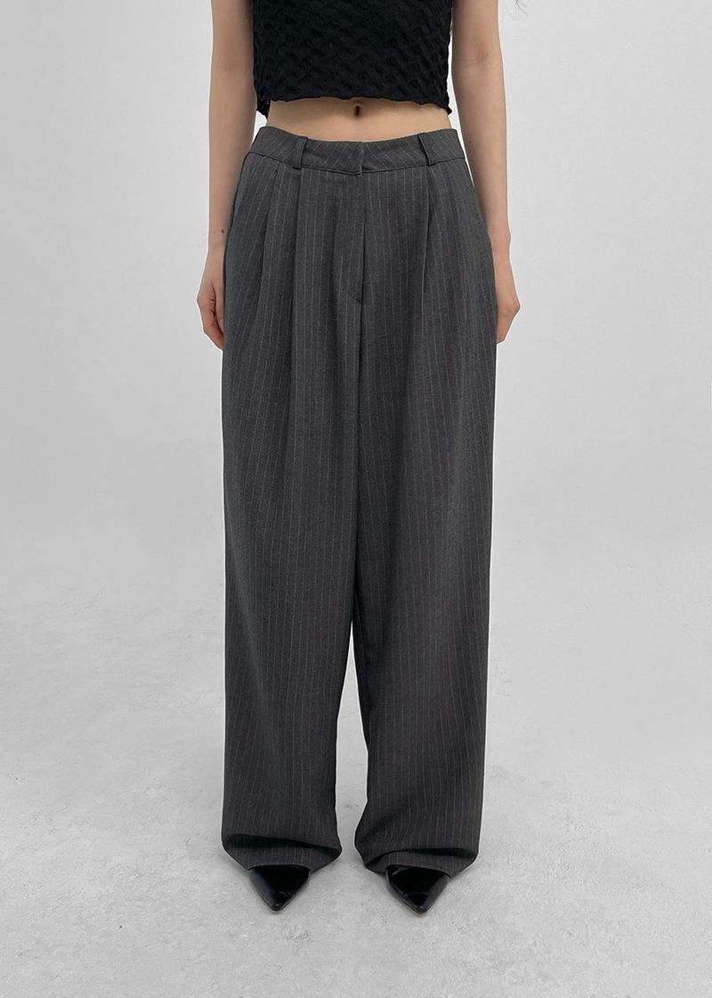 [MADE] Goldin two-tuck striped slacks
