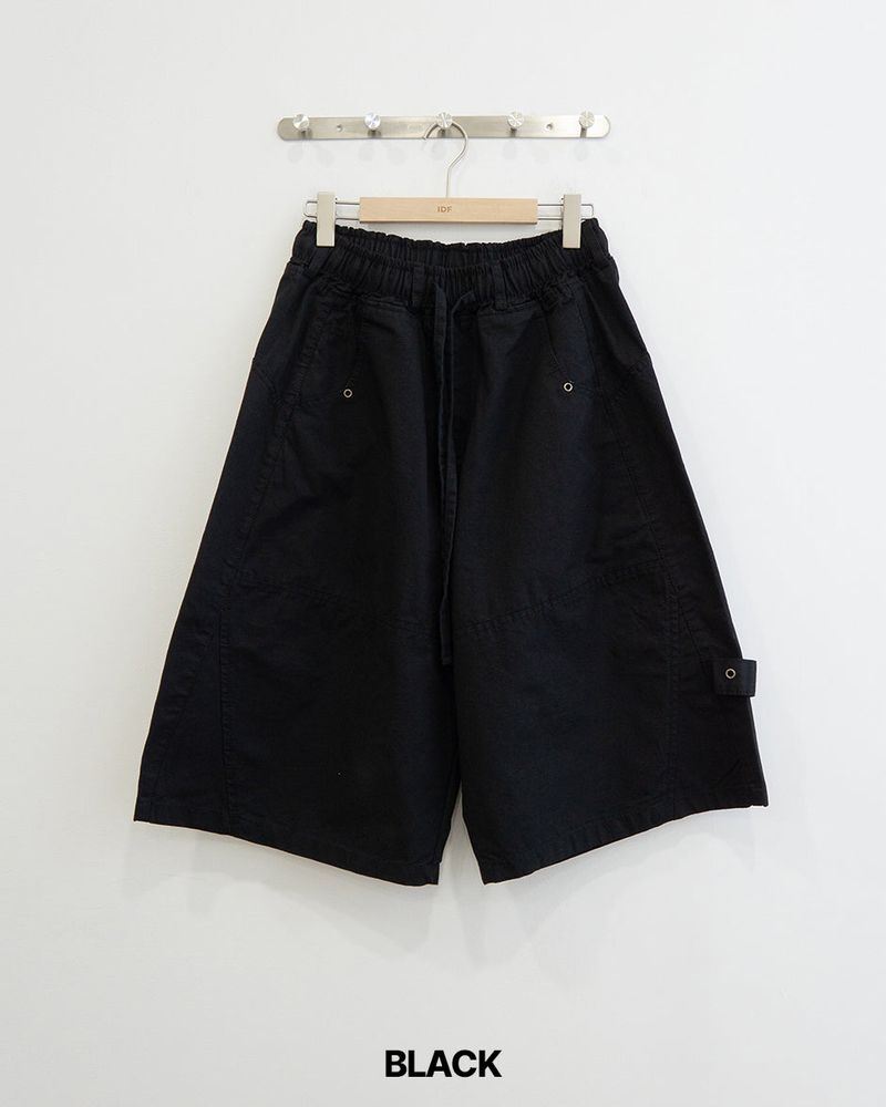 Pore Eyelet Bermuda Pants