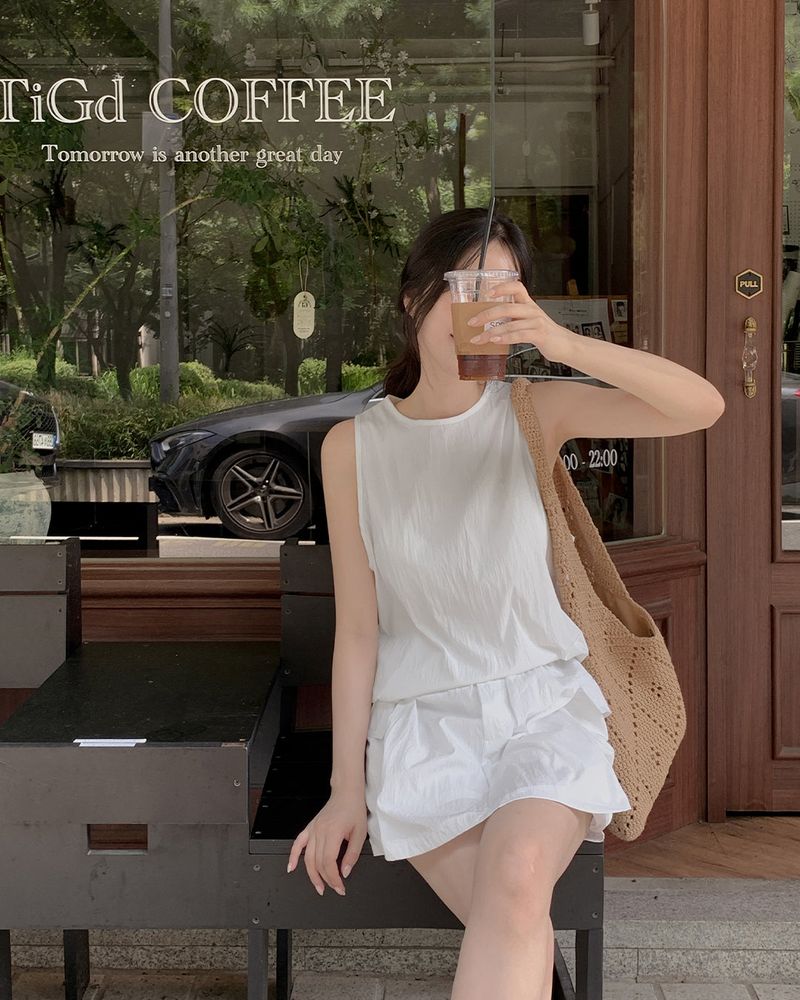SRAN sleeveless & pants set