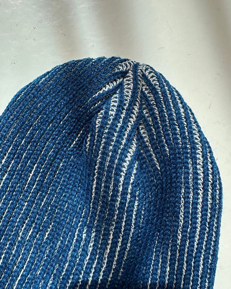 a two-tone ribbed beanie
