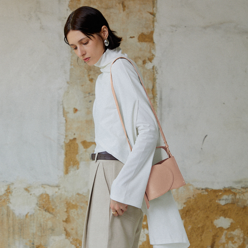 Cloud Curve Bucket Bag-Small