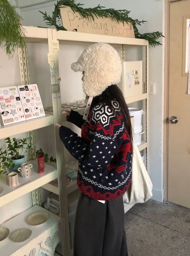 Hackat Round Over Nordic Knit