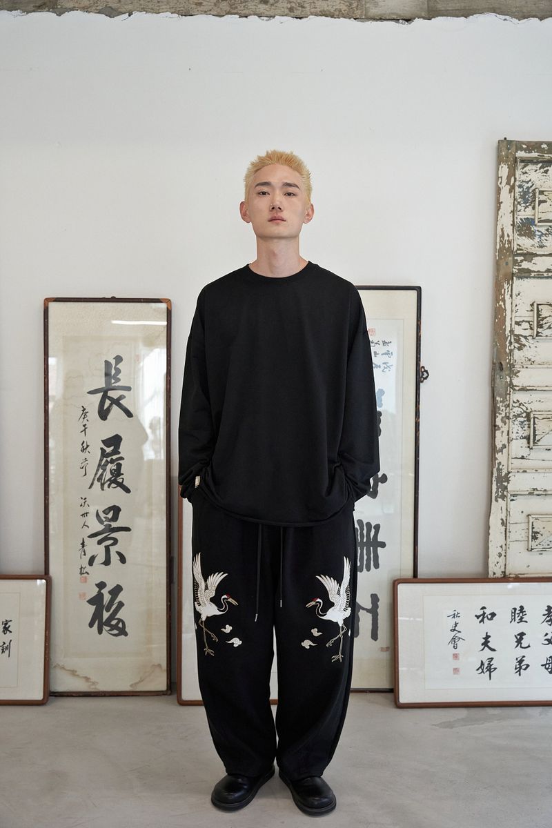 ヴィンテージ P. ダイイングカットアウトボックスTシャツ (Black)