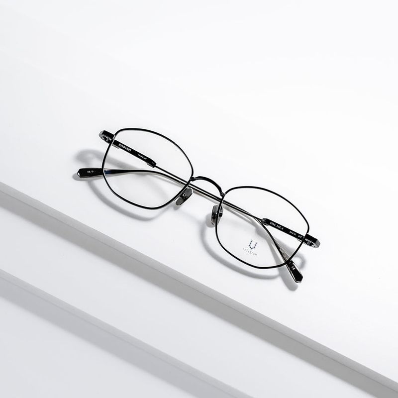 Knouun polygon titanium glasses CODE. 102. E Black N Gray