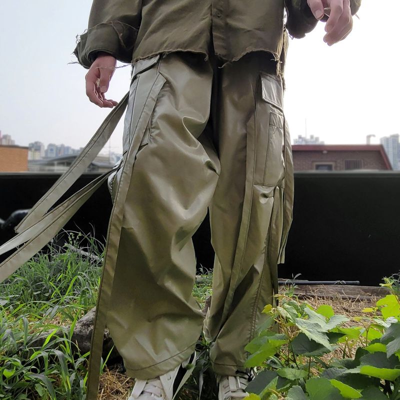 glossy strap pants_khaki