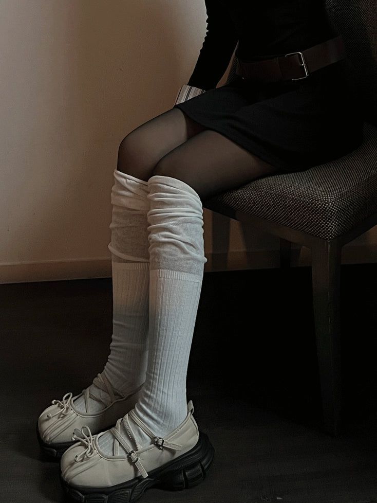 See-through two-tone knee-high socks