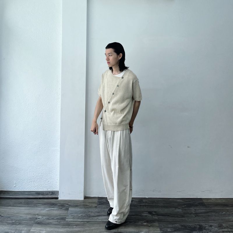 Offset Button Cropped Knitwear