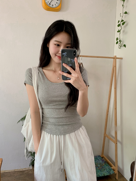 Soft Basic U-neck Slim Short Sleeve T-shirt (4color)