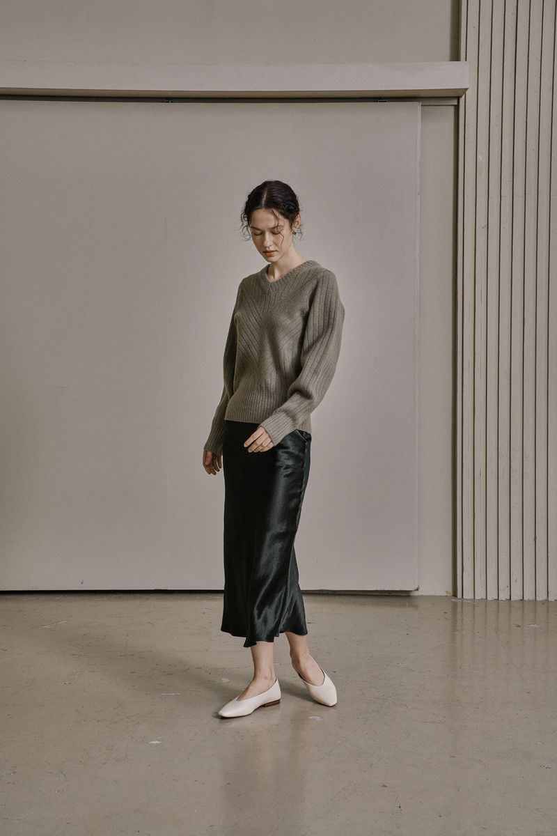 cle(クレ)の「RIBBED V-KNIT TOP_L.GREEN(Tops)」
