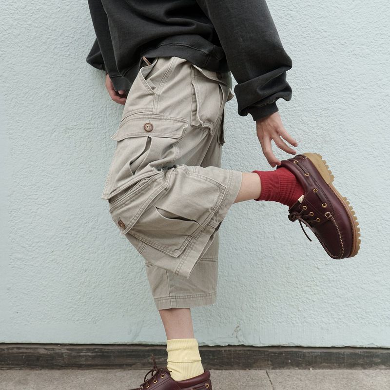 Wanderer cargo bermuda pants / Cement gray