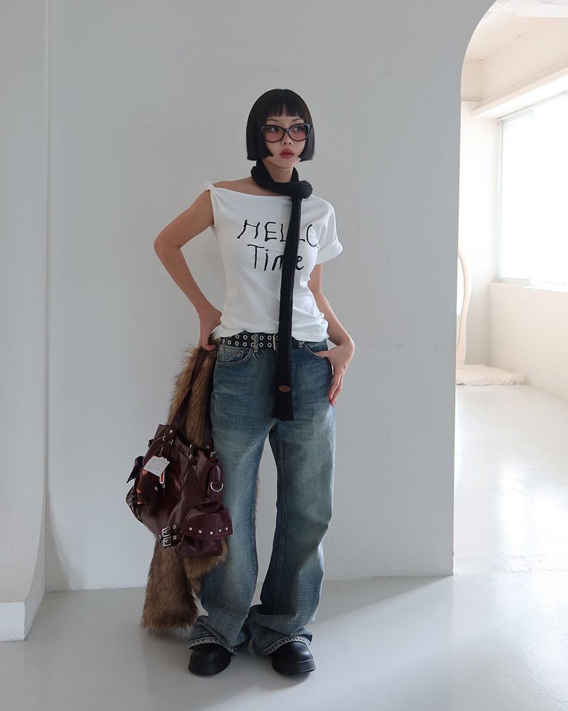 V-neck knit patch long muffler