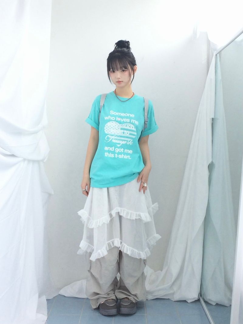 ner.ui.bin（ノエビン）の「ラブ レタリング Tシャツ（トップス）」