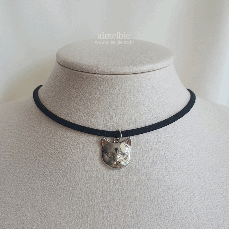 aimelbie（アイメルビー）の「 Melbie the Cat Series - Cat Face Choker (Silver ver.) (FIFTY FIFTY Aran, Alice Sohee Necklace)（Accessories）」