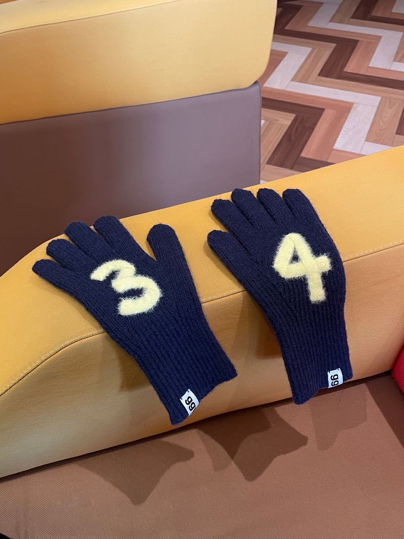 CUSTOM INITIAL KNIT RIBBON GLOVES