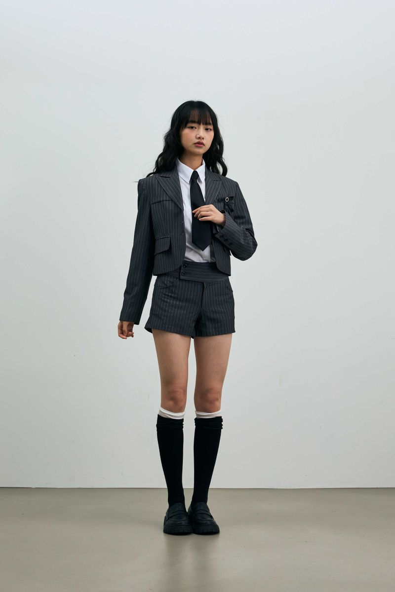 AVEL PINSTRIPE CROP JACKET / CHARCOAL