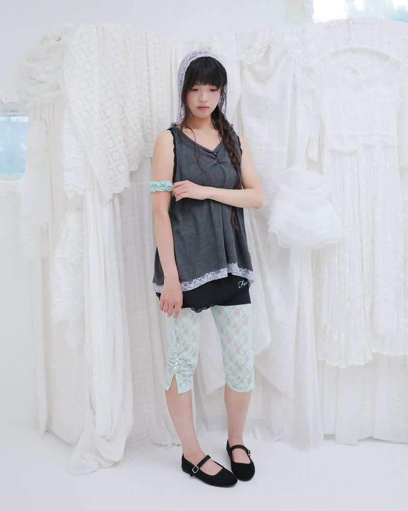 BUTTON LACE CAPRI PANTS / MINT