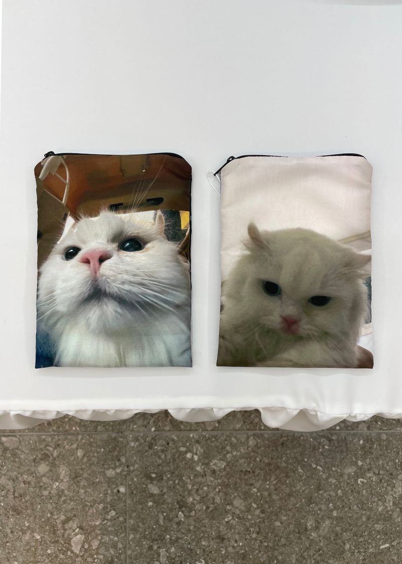 Neko zipper pouch - kiss cat
