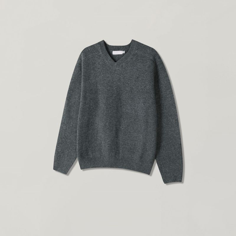 Settle line v-neck knitwear