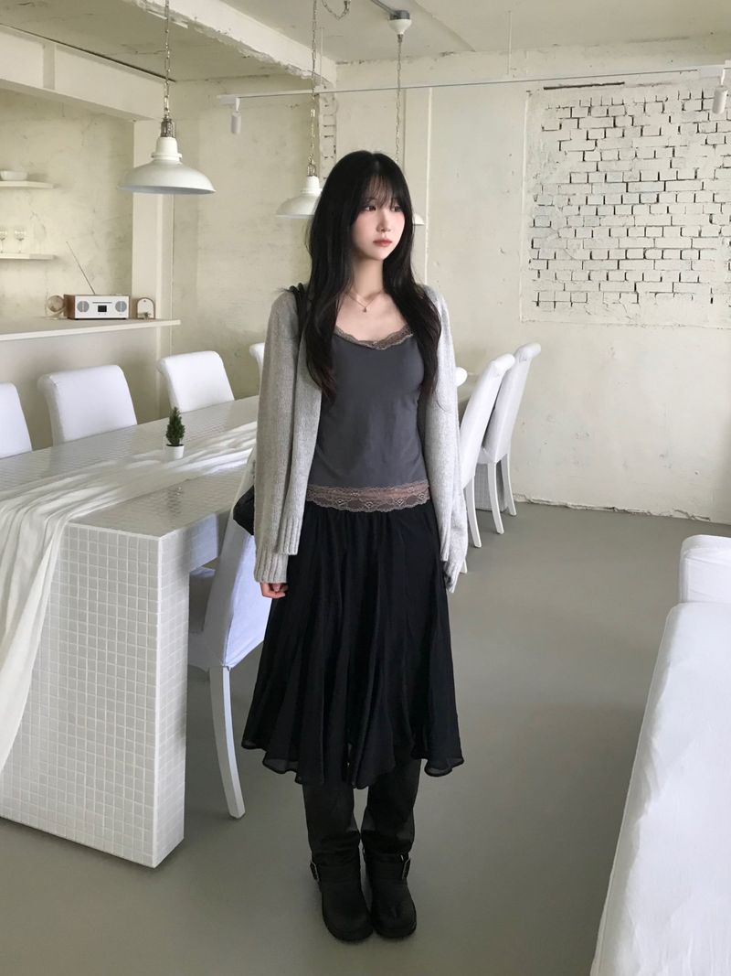 Dear Lace Sleeveless Top (2 colors)