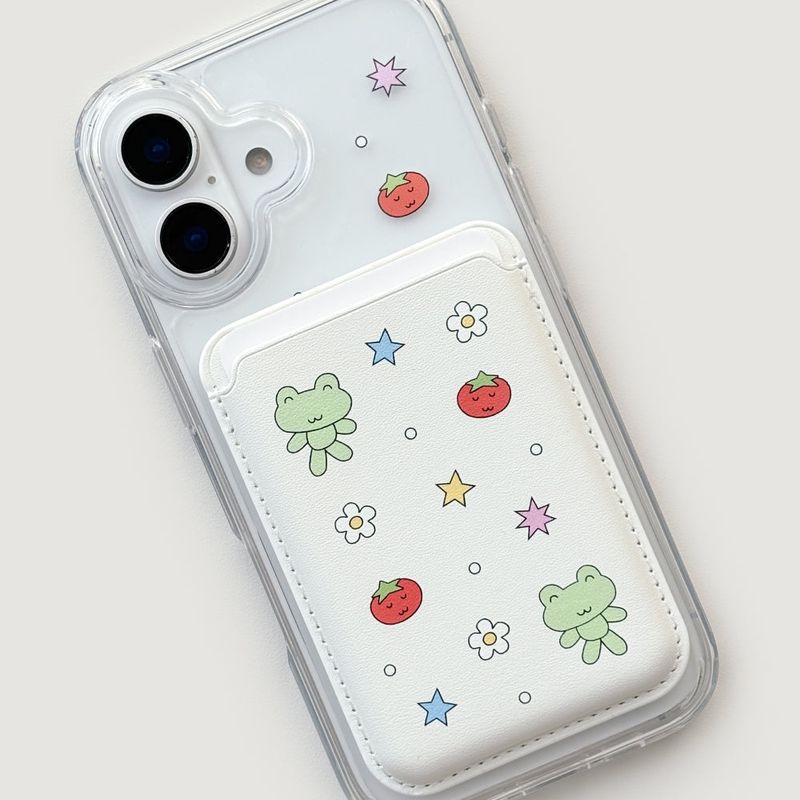 Monani Studio（モナニースタジオ）の「[Macsafe] フロッグトマトマグセーフレザーカードウォレット (ウォレットのみ)（スマホグッズ/小物）」