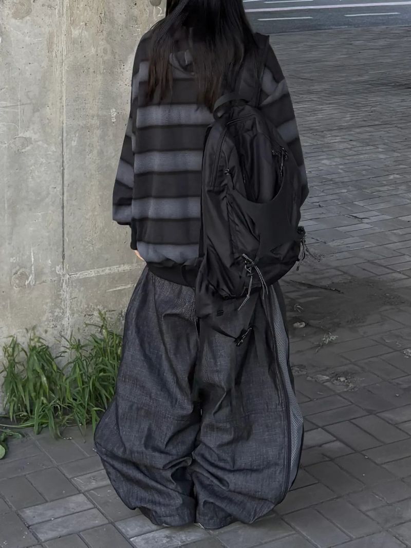 blur striped long strap hoodie
