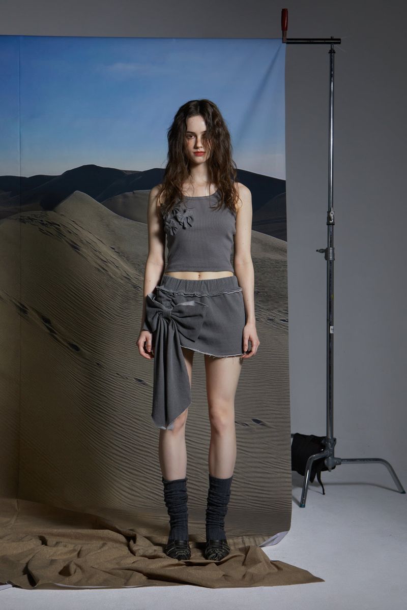 RIBBON POP SLEEVELESS TOP