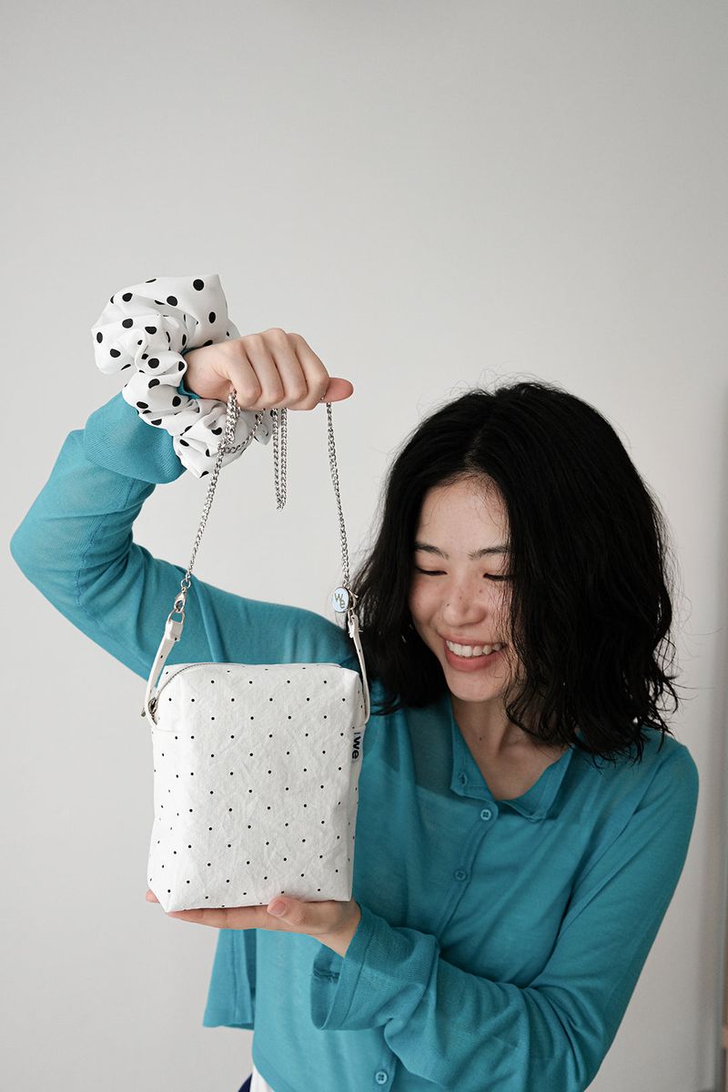 クロス ポーチ (white pin dot)