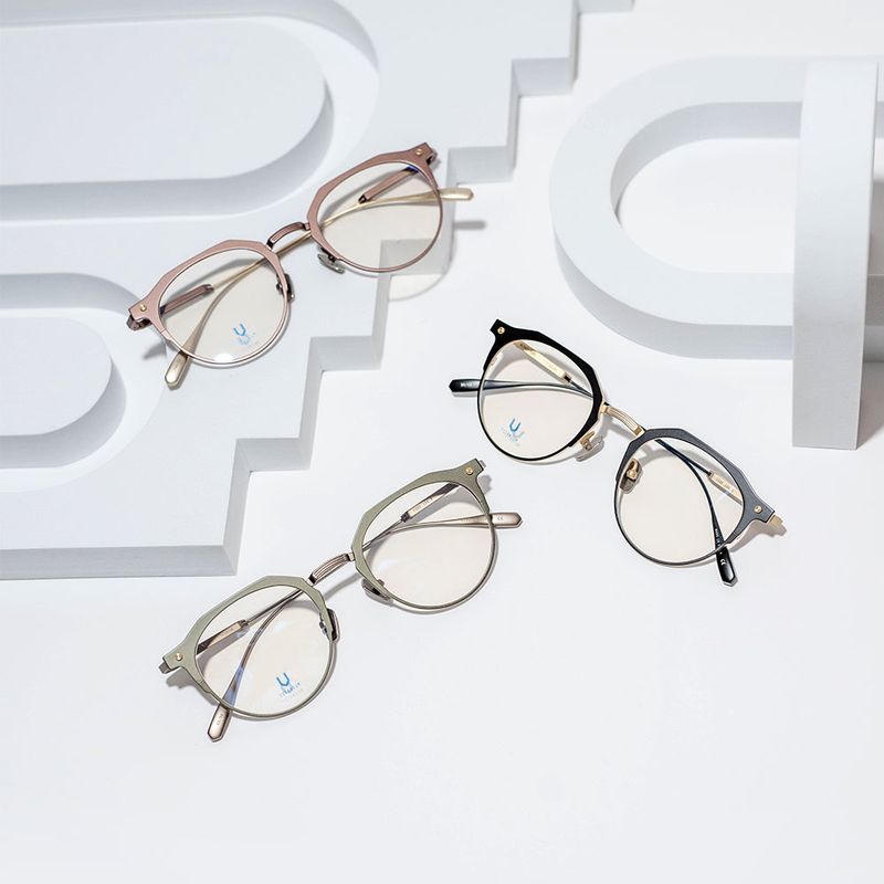 Knouun Round titanium glasses CODE. 104. B Black N Gold