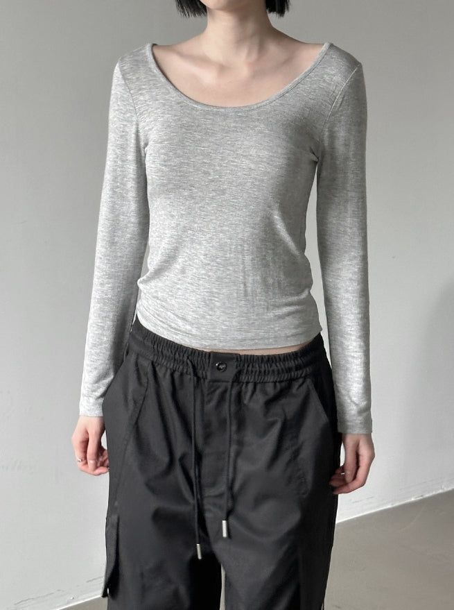 Roun Basic Deep Round Neck Tee