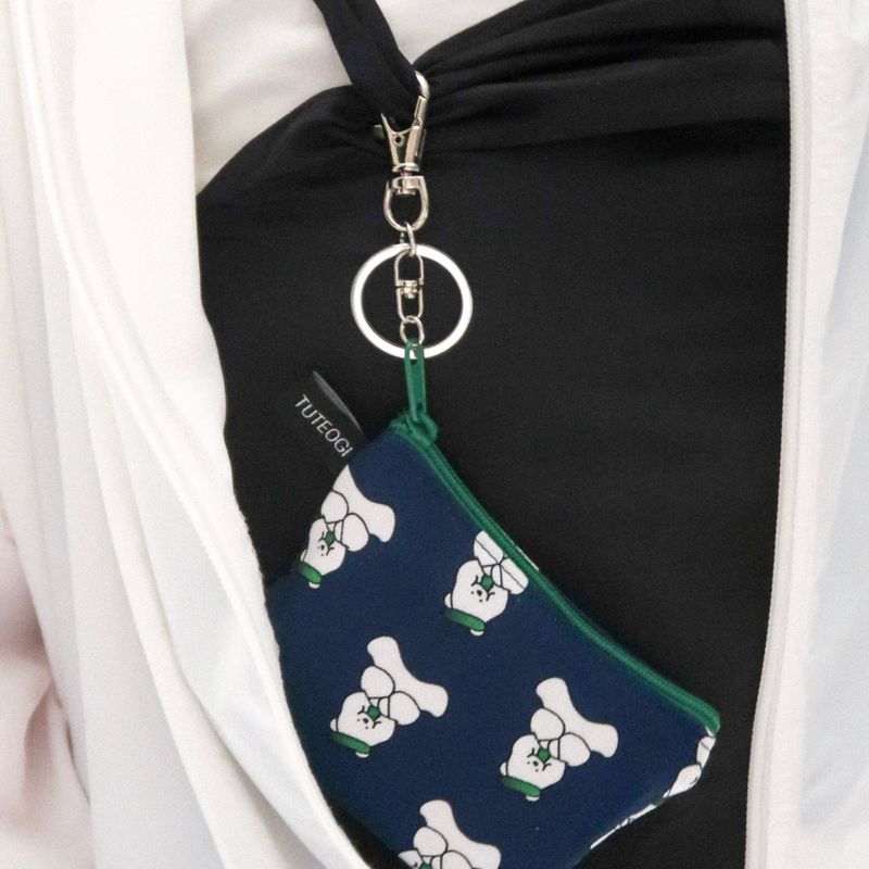 TUTEOGI（トゥトギ）の「Cucumber Lover pattern keyring pouch(mini)（Smartphone Accessories）」