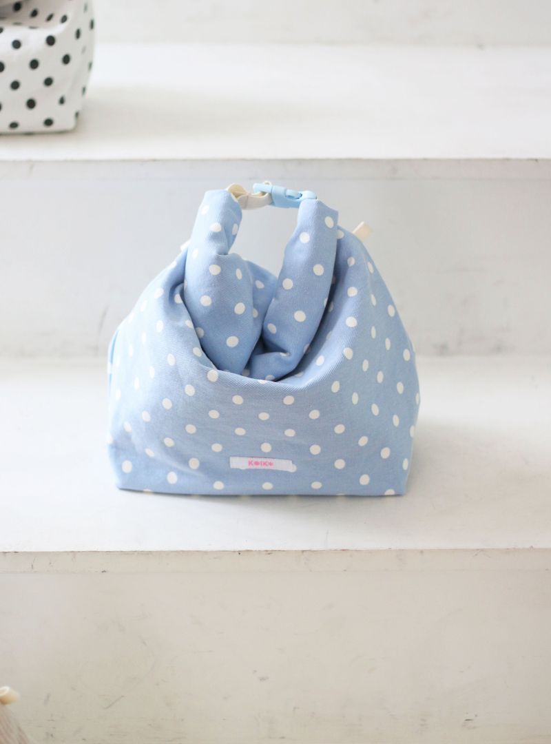 cozy lunch bag - blue dot