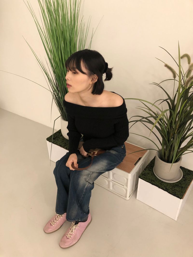 Drape feminine shoulder golgi knit